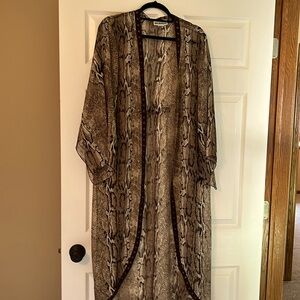 Meet Me in Miami Brown an off white kimono!